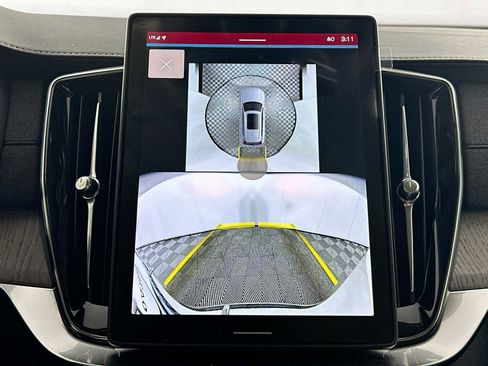 New 2025 Volvo XC90 T8 Ultra w/ Protection Package Premier image 14