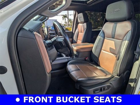 Used 2023 Chevrolet Silverado 3500 High Country w/ Technology Package image 6