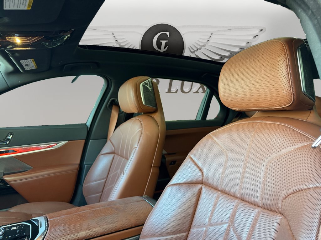 Used 2023 BMW 740i w/ Parking Assistance Package RWD image 9