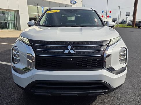 Used 2024 Mitsubishi Outlander ES FWD image 17