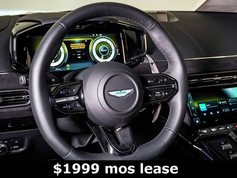Used 2025 Aston Martin V8 Vantage Coupe image 25