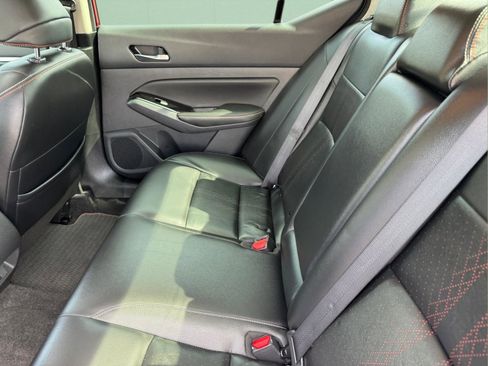 Used 2023 Nissan Altima 2.5 SR w/ SR Premium Package image 8