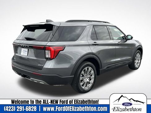 New 2026 Ford Explorer Active w/ Active Comfort Package image 3