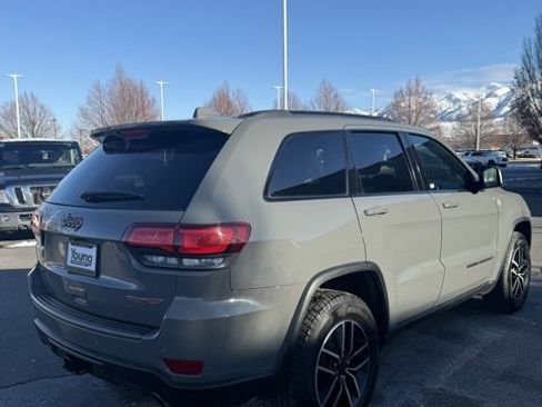 Used 2020 Jeep Grand Cherokee Trailhawk image 2