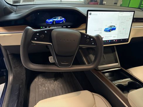 Used 2021 Tesla Model S Plaid image 16