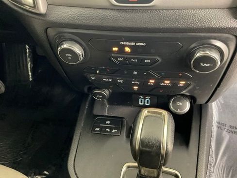 Used 2019 Ford Ranger XLT w/ Equipment Group 302A Luxury RWD image 18