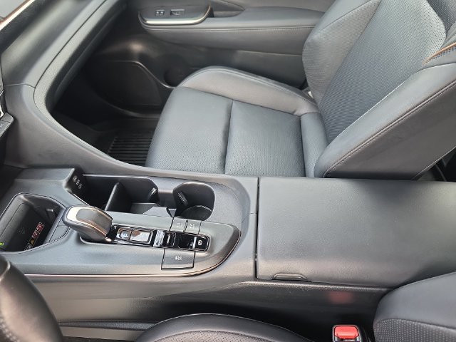 Used 2023 Toyota Crown AWD/4WD image 21