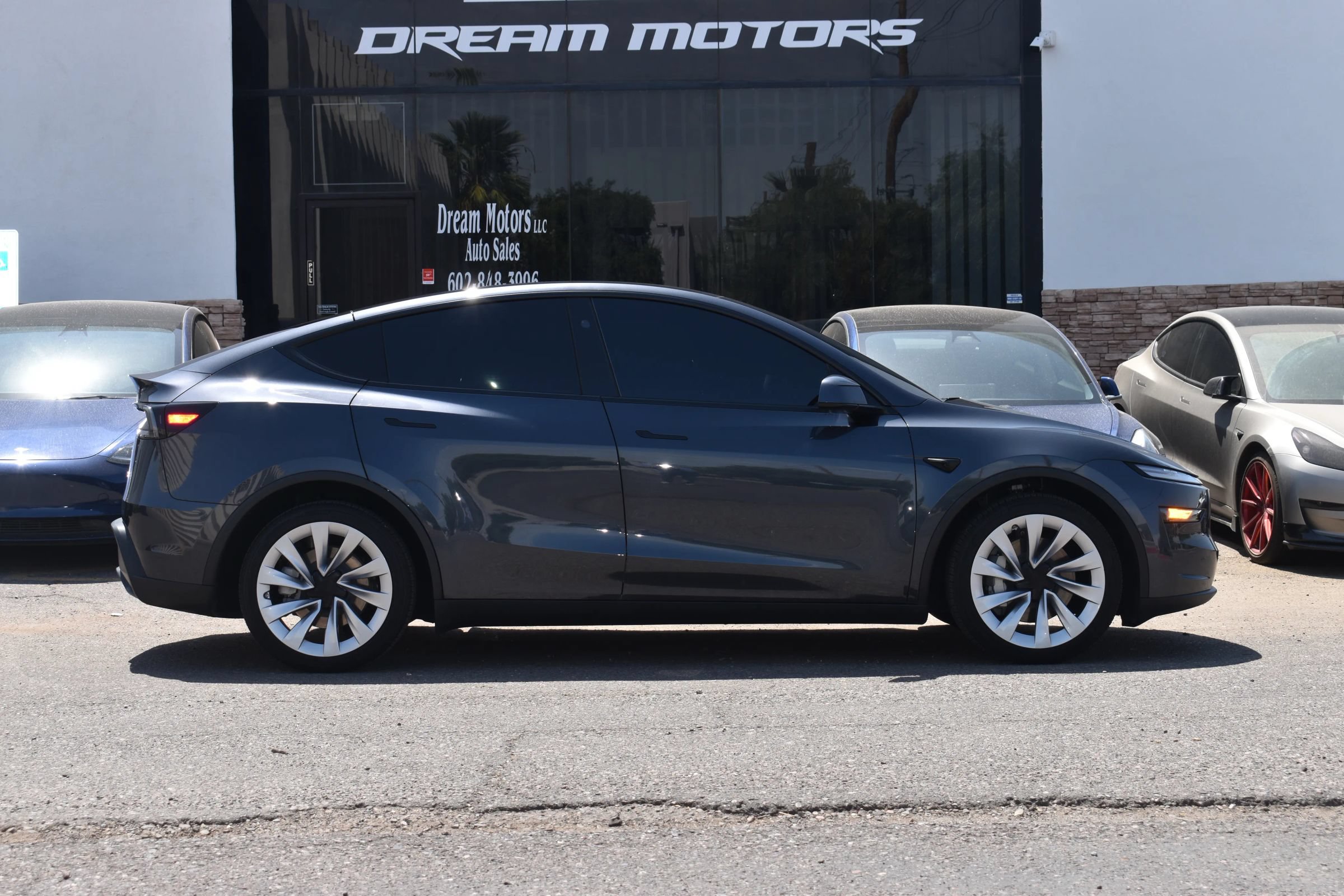 Used 2026 Tesla Model Y 2WD image 9