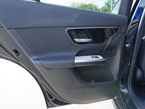 Certified 2025 Mercedes-Benz GLC 300 4MATIC image 41