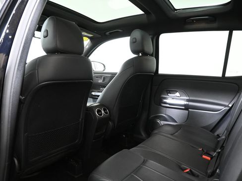 Used 2022 Mercedes-Benz GLB 250 4MATIC image 33