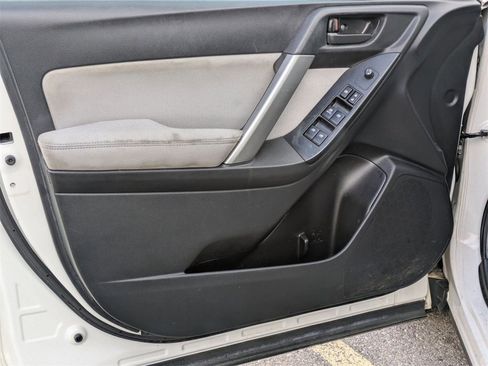 Used 2015 Subaru Forester 2.5i w/ Alloy Wheel Package image 21