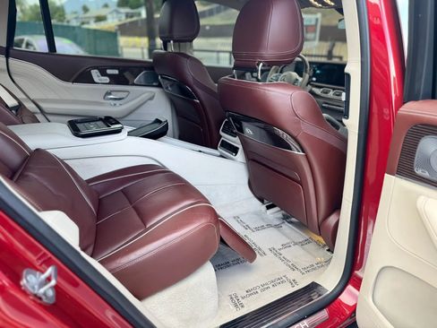 Used 2021 Mercedes-Benz Maybach GLS 600 4MATIC image 16