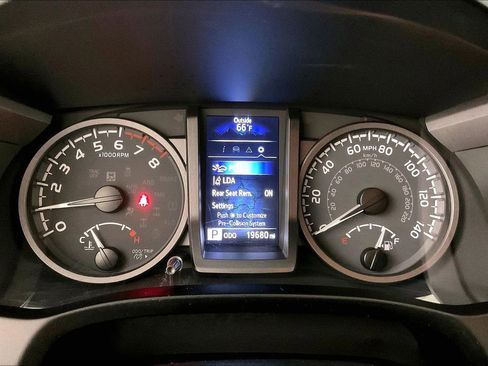 Used 2023 Toyota Tacoma TRD Off-Road AWD/4WD image 13