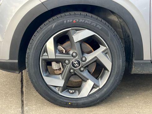 Certified 2023 Hyundai Venue SEL image 24