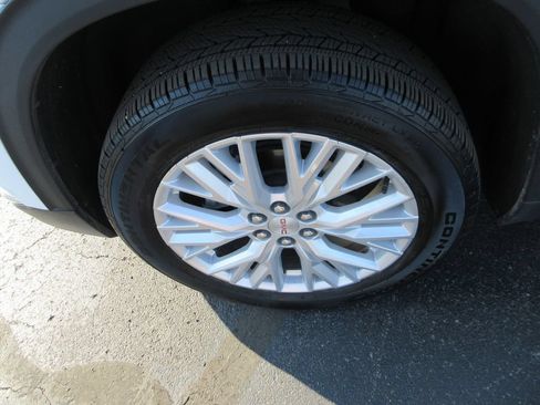 Certified 2026 GMC Acadia Elevation w/ Elevation Premium Package AWD/4WD image 15