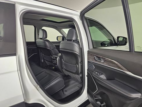 Used 2023 Jeep Grand Cherokee 4WD 4xe image 35