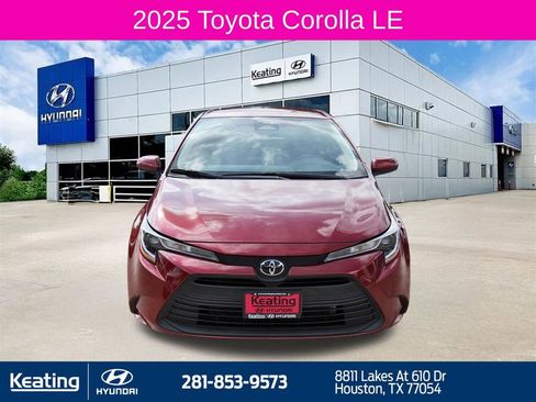 Used 2025 Toyota Corolla LE image 2