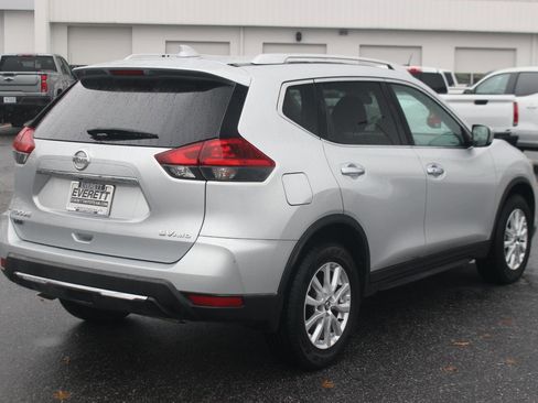 Used 2018 Nissan Rogue SV image 7