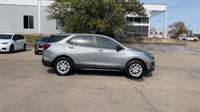 Used 2023 Chevrolet Equinox LS w/ LPO, Floor Liner Package FWD image 9