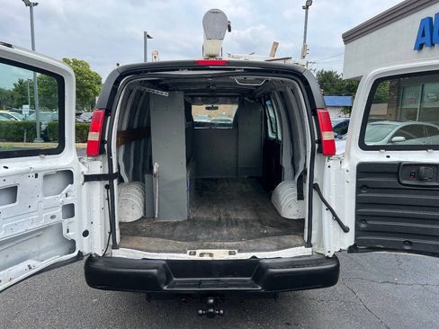 Used 2012 Chevrolet Express 2500 w/ Cold Climate Package RWD image 16