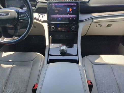 Used 2022 Jeep Grand Cherokee L Overland RWD image 18