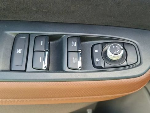Used 2025 Subaru Forester Touring AWD/4WD image 12