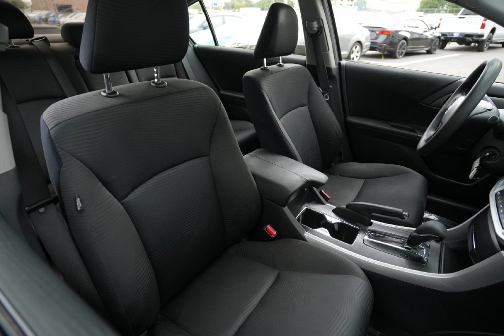 Used 2015 Honda Accord LX image 27