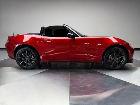 Used 2016 MAZDA MX-5 Miata Club RWD image 6
