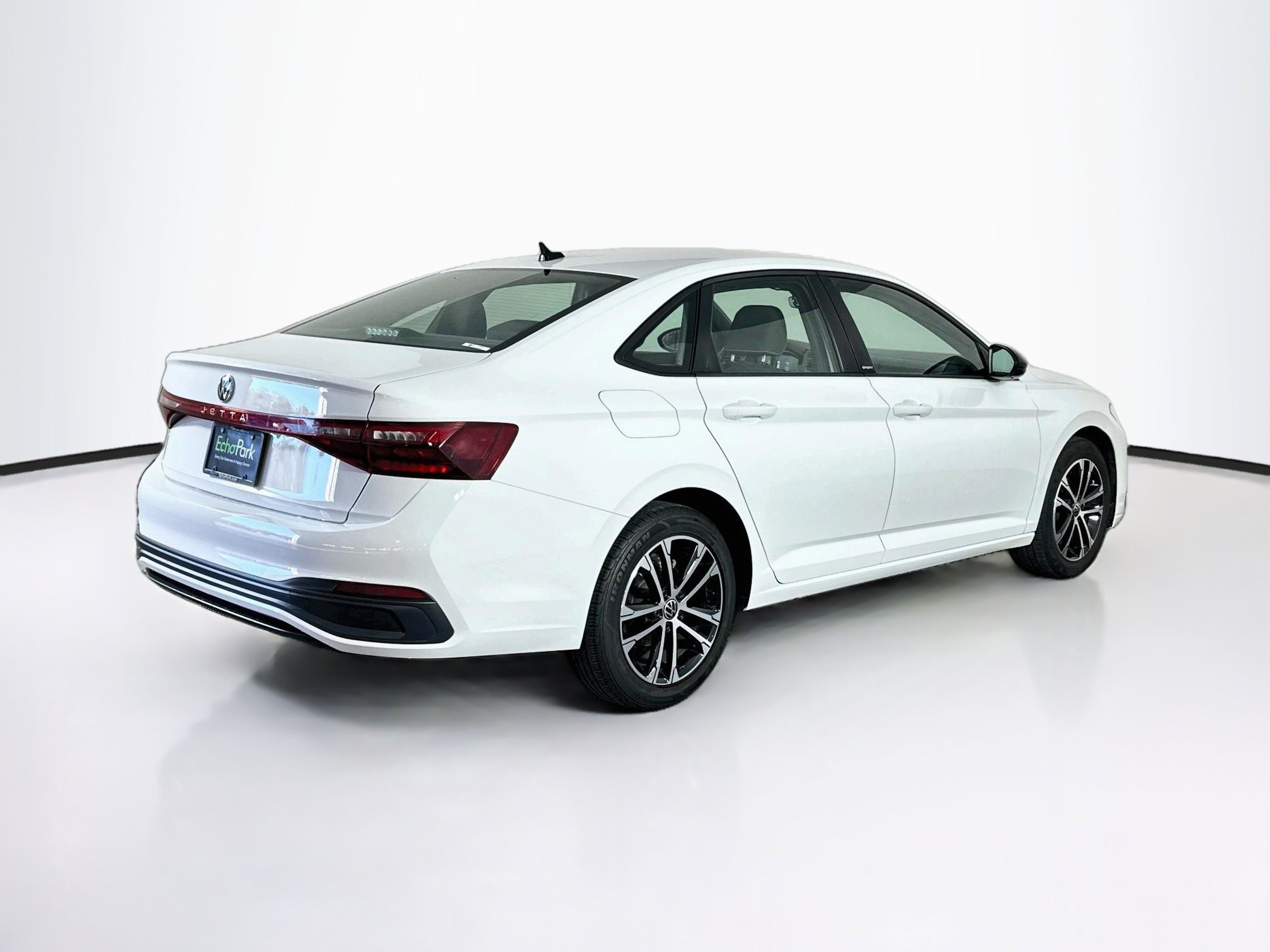 Used 2025 Volkswagen Jetta Sport FWD image 9