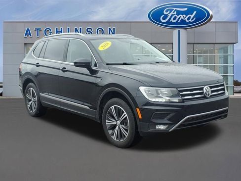 Used 2018 Volkswagen Tiguan SEL AWD/4WD image 3
