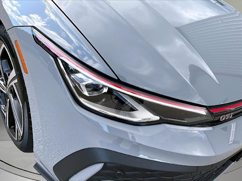 New 2026 Volkswagen GTI SE FWD image 27