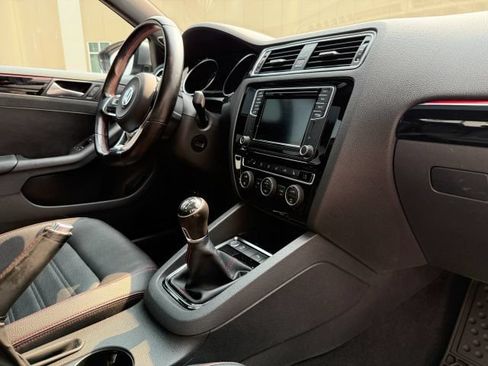 Used 2017 Volkswagen Jetta GLI FWD image 25
