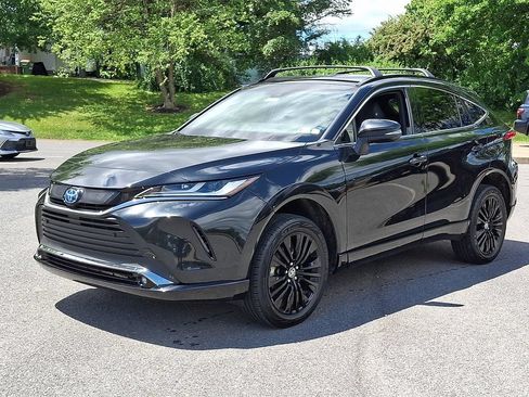 Used 2023 Toyota Venza Nightshade AWD/4WD image 5