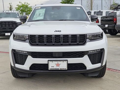 New 2026 Jeep Grand Cherokee Limited RWD image 5