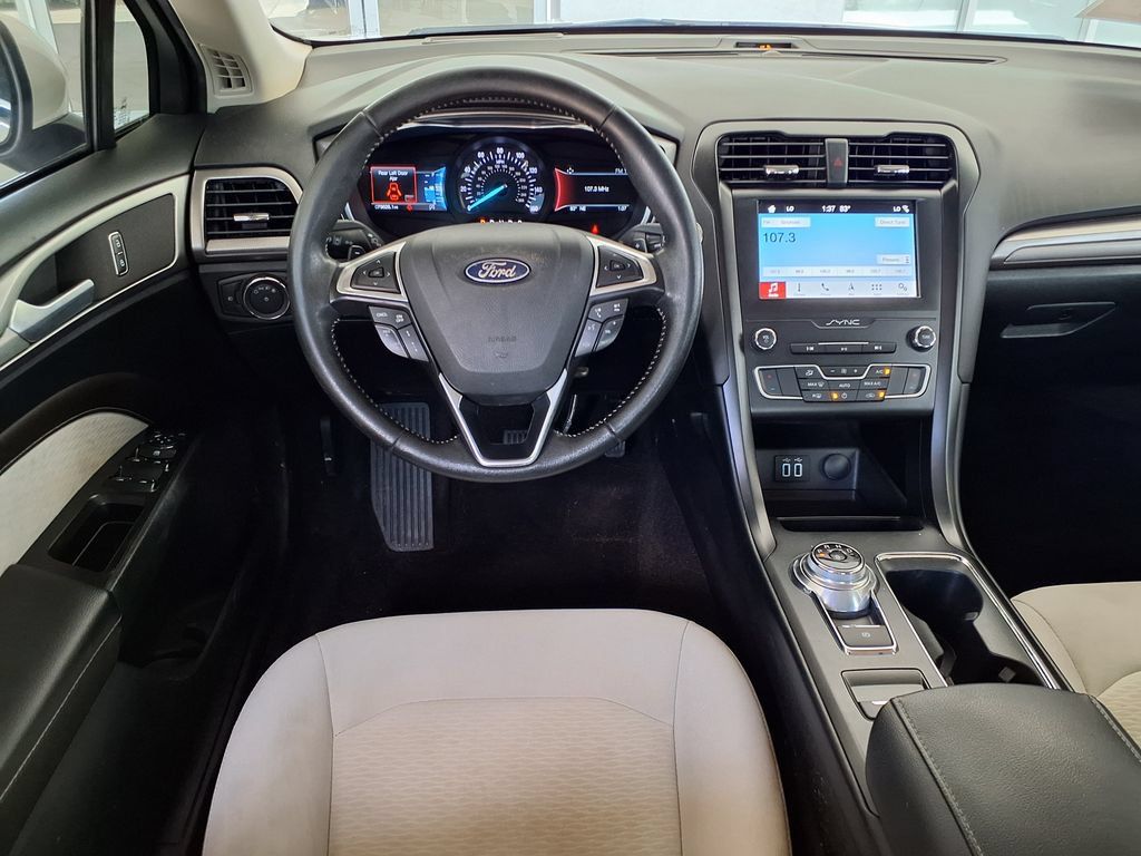 Used 2019 Ford Fusion SE w/ Equipment Group 151A FWD image 14