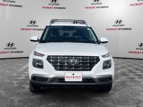 New 2026 Hyundai Venue SEL FWD image 2