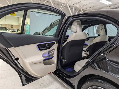 New 2025 Mercedes-Benz C 300 4MATIC Sedan image 19