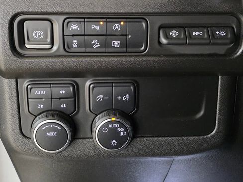 Used 2023 Chevrolet Tahoe Premier AWD/4WD image 34