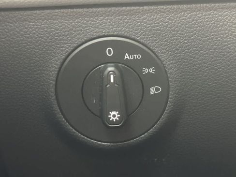Certified 2024 Volkswagen Taos SE AWD/4WD image 23