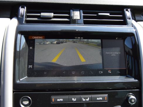 Used 2017 Land Rover Discovery HSE Luxury image 15