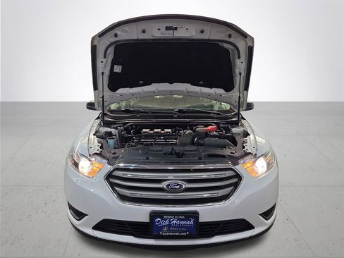 Used 2015 Ford Taurus SE image 5