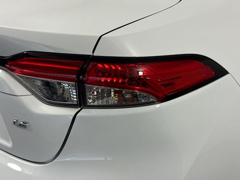 Used 2025 Toyota Corolla LE FWD image 33