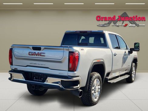 Used 2021 GMC Sierra 2500 SLT w/ SLT Premium Package AWD/4WD image 4