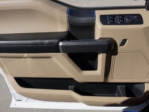 Used 2015 Ford F150 XLT w/ Equipment Group 302A Luxury image 22