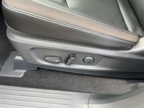 New 2025 Nissan Pathfinder SL image 25