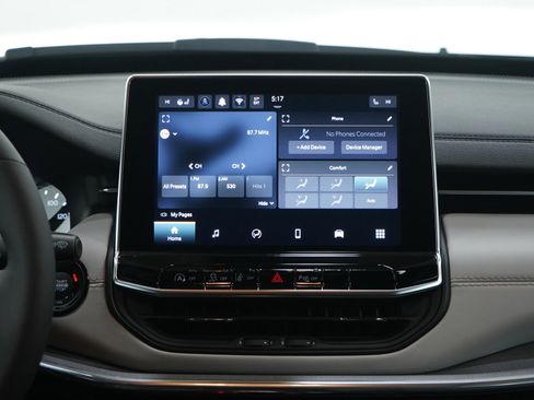 Used 2024 Jeep Compass Limited image 15