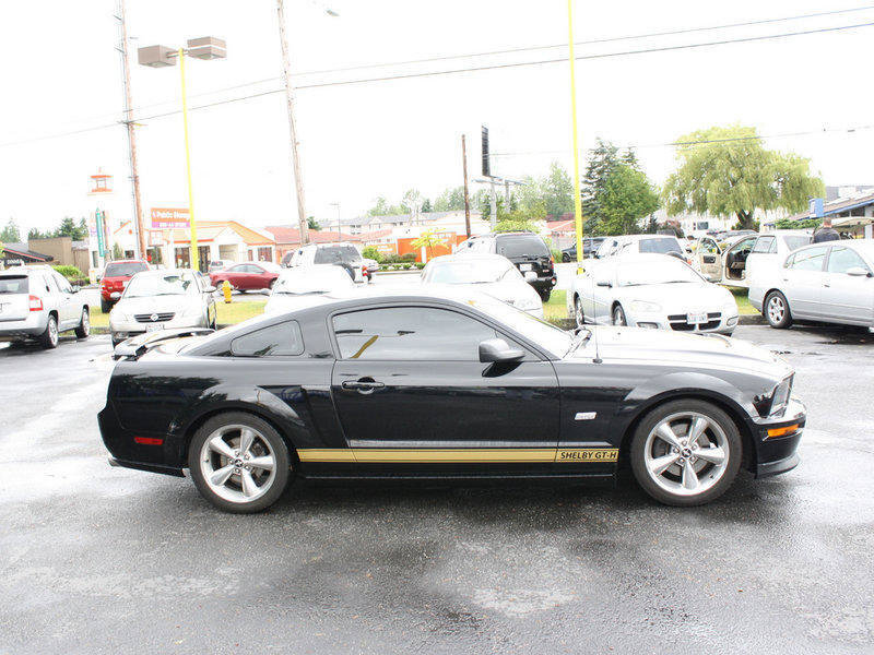 Used 2006 Ford Mustang GT RWD image 9