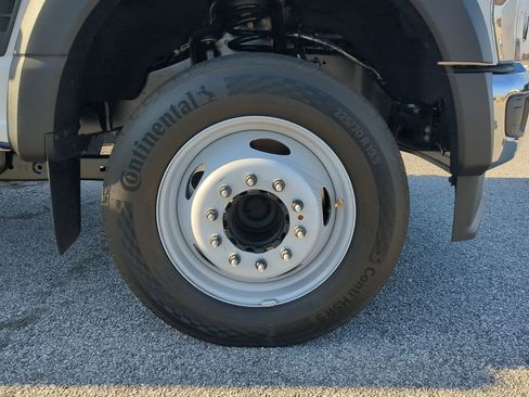 New 2026 Ford F450 XL w/ XL Chrome Package image 9