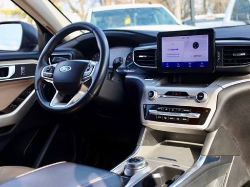 Used 2022 Ford Explorer XLT w/ Equipment Group 202A image 42