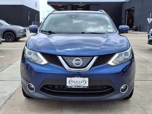 Used 2018 Nissan Rogue Sport SL w/ SL Premium Package FWD image 3